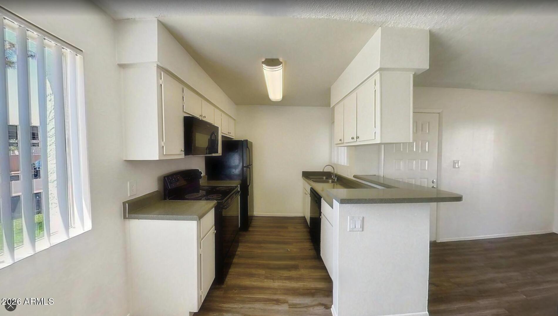 950 North Gilbert Road, Unit 1A Gilbert, AZ 85234 - Photo 3 of 7