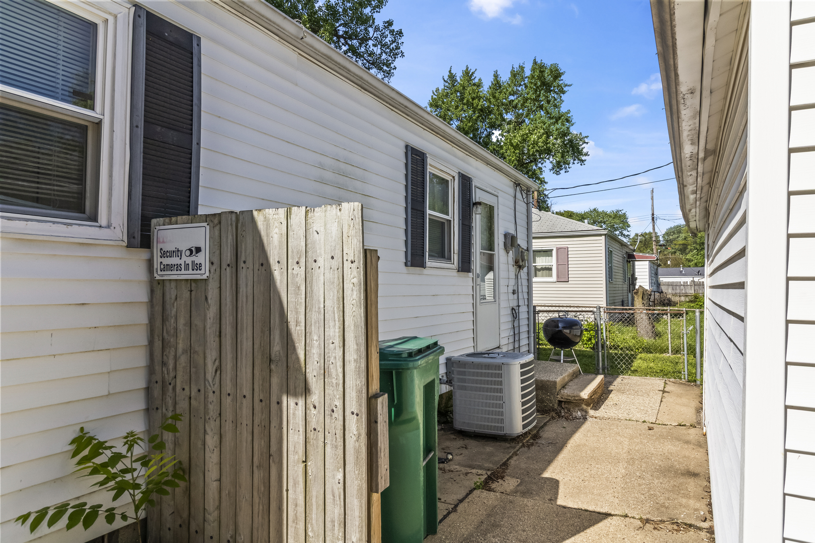 2049 Hamilton Avenue Springfield, IL 62702 - Photo 3 of 17
