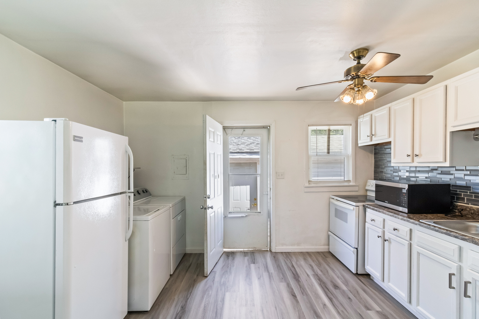 2049 Hamilton Avenue Springfield, IL 62702 - Photo 6 of 17