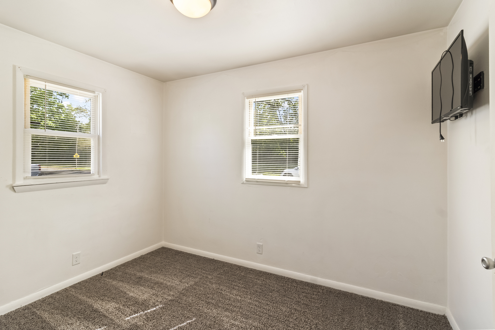 2049 Hamilton Avenue Springfield, IL 62702 - Photo 10 of 17