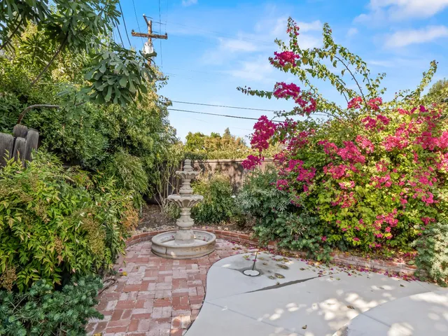 $555,000 | 1486 West Roberts Avenue, Fresno, CA 93711