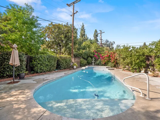 $555,000 | 1486 West Roberts Avenue, Fresno, CA 93711