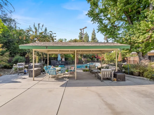 $555,000 | 1486 West Roberts Avenue, Fresno, CA 93711