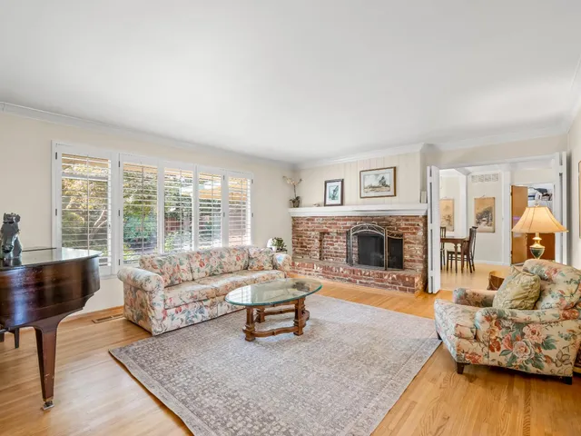 $555,000 | 1486 West Roberts Avenue, Fresno, CA 93711