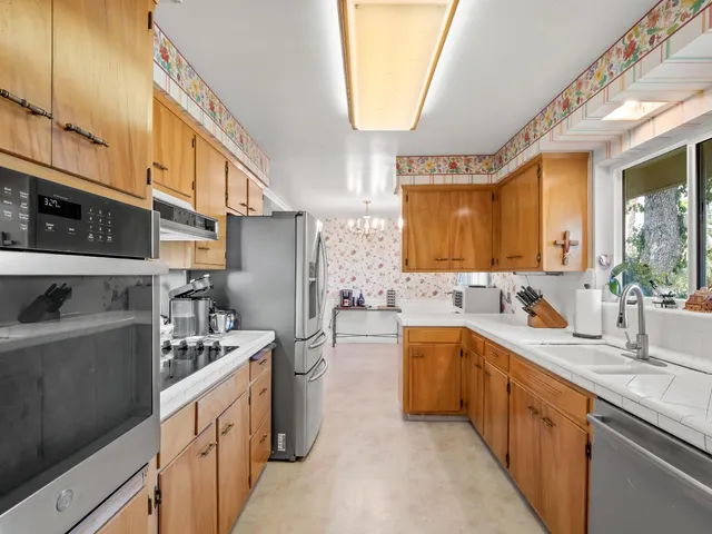 $555,000 | 1486 West Roberts Avenue, Fresno, CA 93711