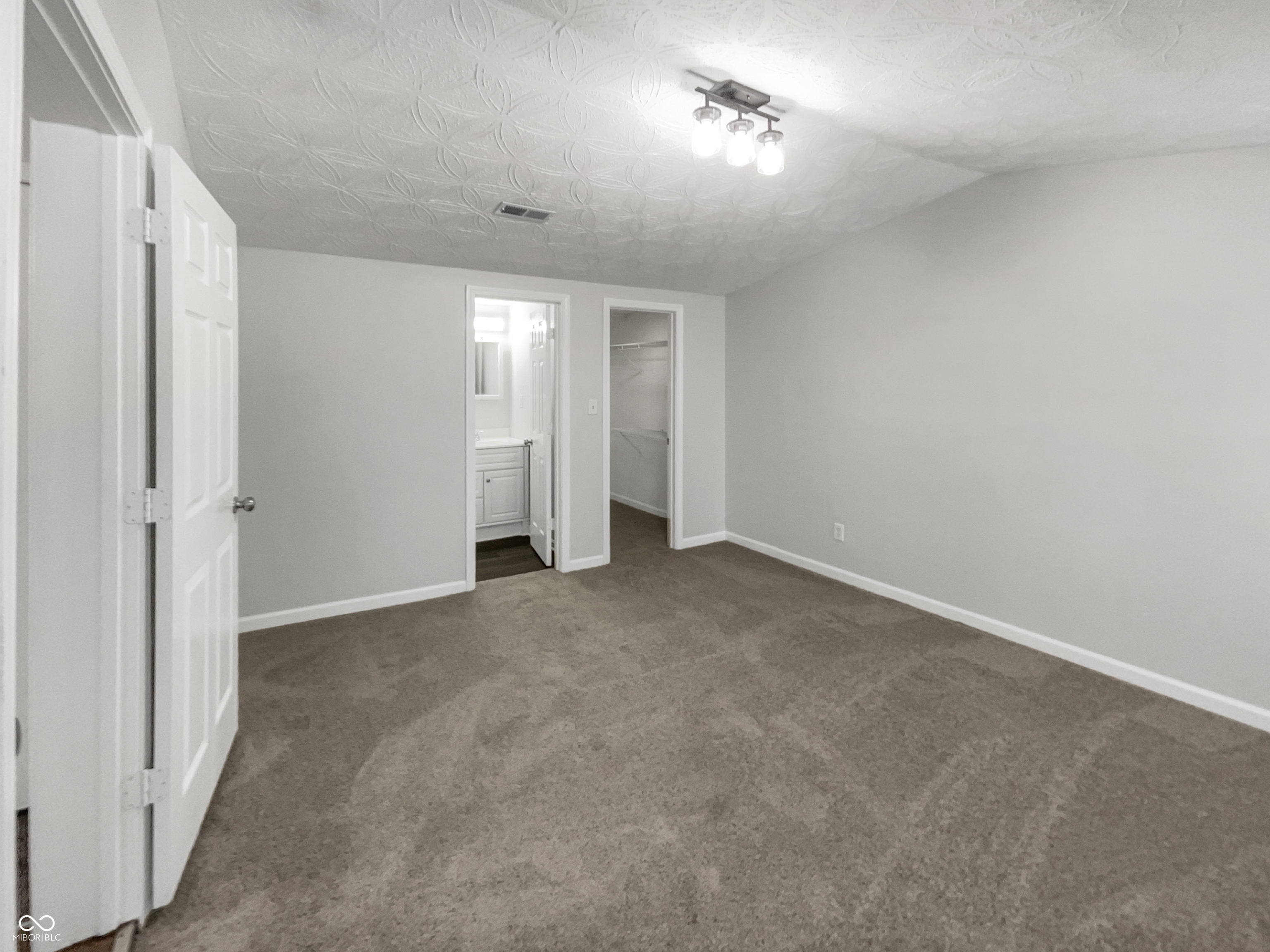 626 Harding Street Plainfield, IN 46168 - Photo 4 of 20