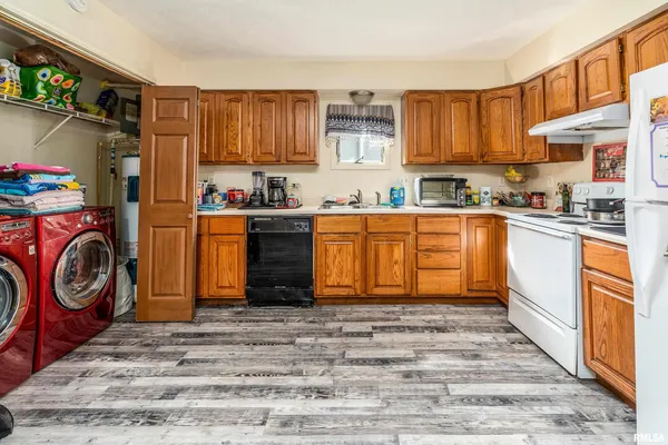 $225,000 | 201 South Pershing Street, Energy, IL 62933