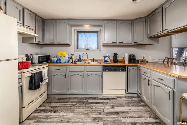 $225,000 | 201 South Pershing Street, Energy, IL 62933