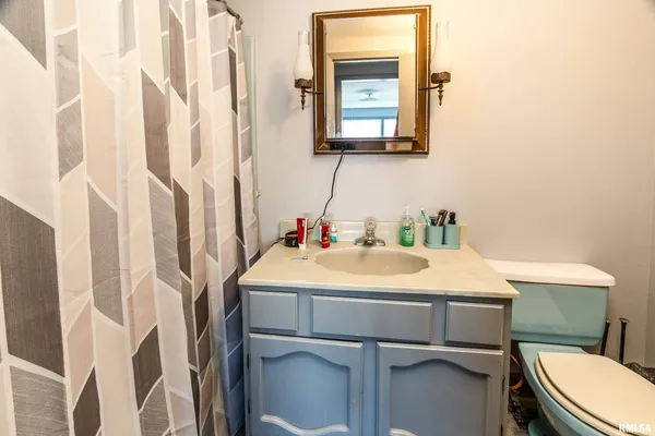 $225,000 | 201 South Pershing Street, Energy, IL 62933