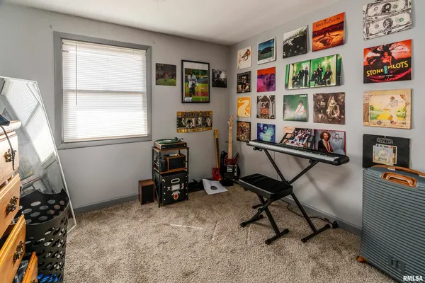 $225,000 | 201 South Pershing Street, Energy, IL 62933