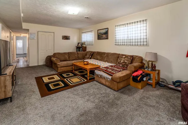 $225,000 | 201 South Pershing Street, Energy, IL 62933