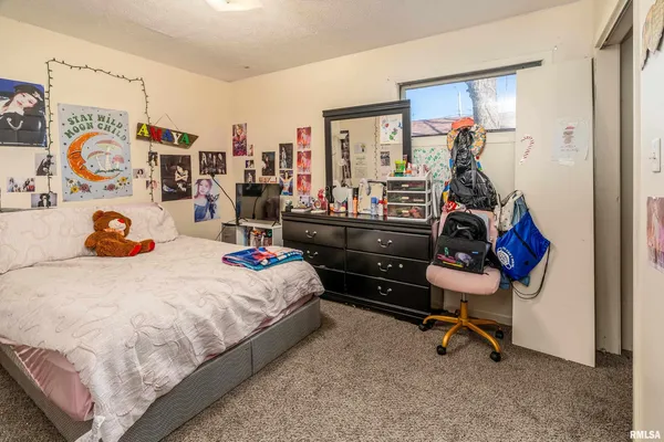 $225,000 | 201 South Pershing Street, Energy, IL 62933