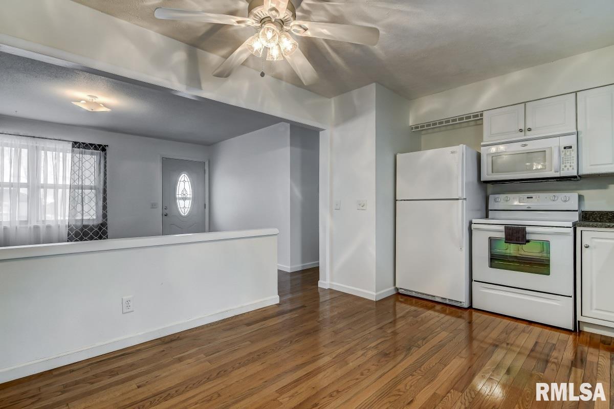2429 East Griffiths Avenue Springfield, IL 62702 - Photo 3 of 40