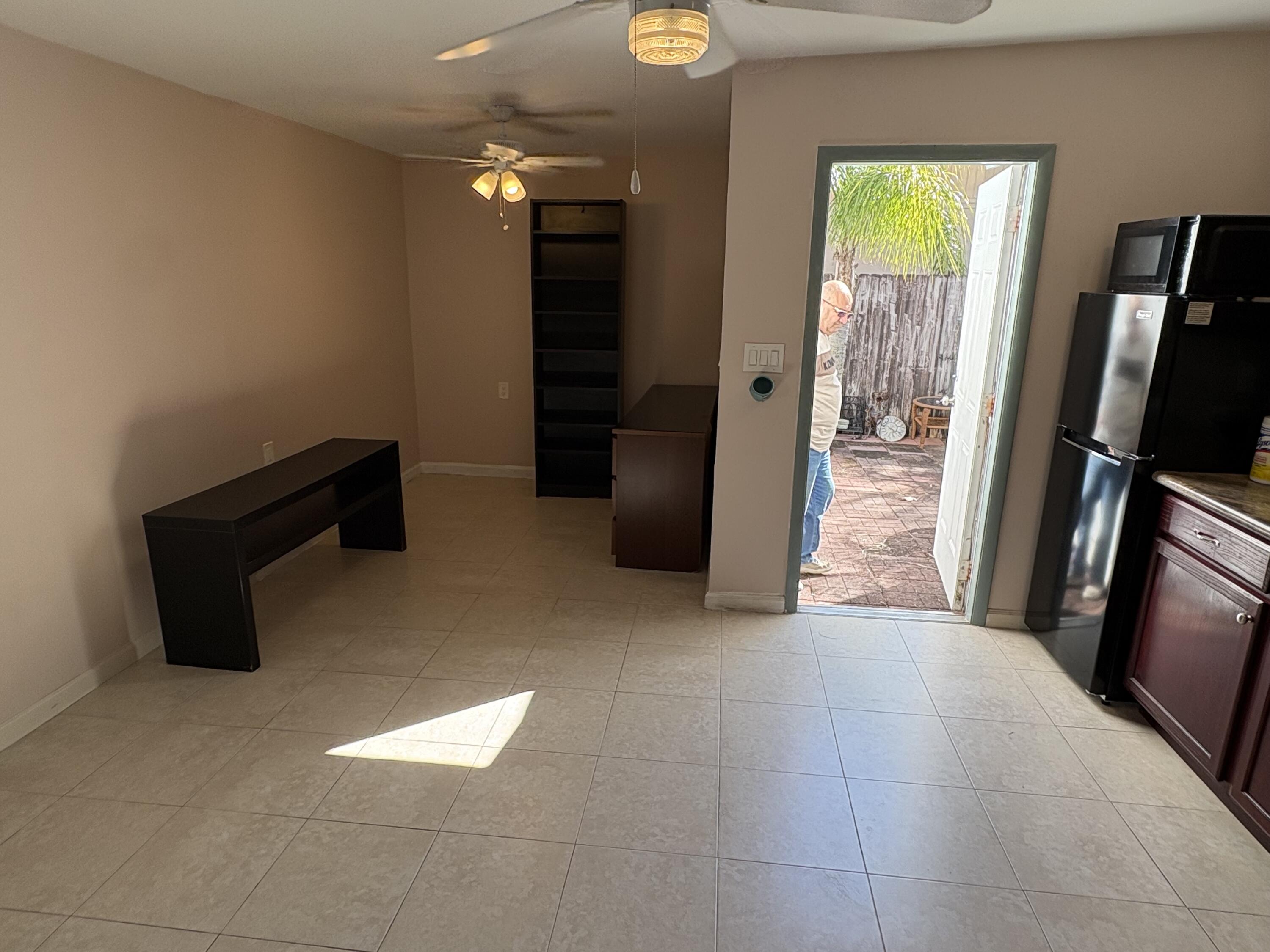 141 Ipswich Street, Unit 3 Boca Raton, FL 33487 - Photo 4 of 7 IMG_7676