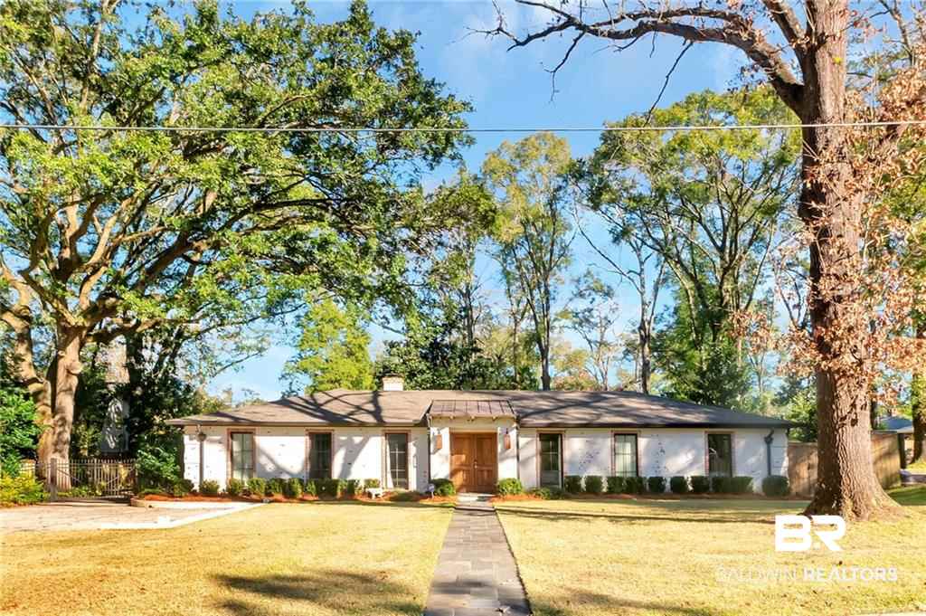 53 North Hawthorne Place Mobile, AL 36608 - Photo 1 of 37