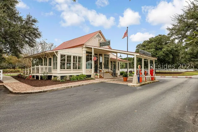 $1,275,000 | 35 Blue Dasher Lane, Bluffton, SC 29909