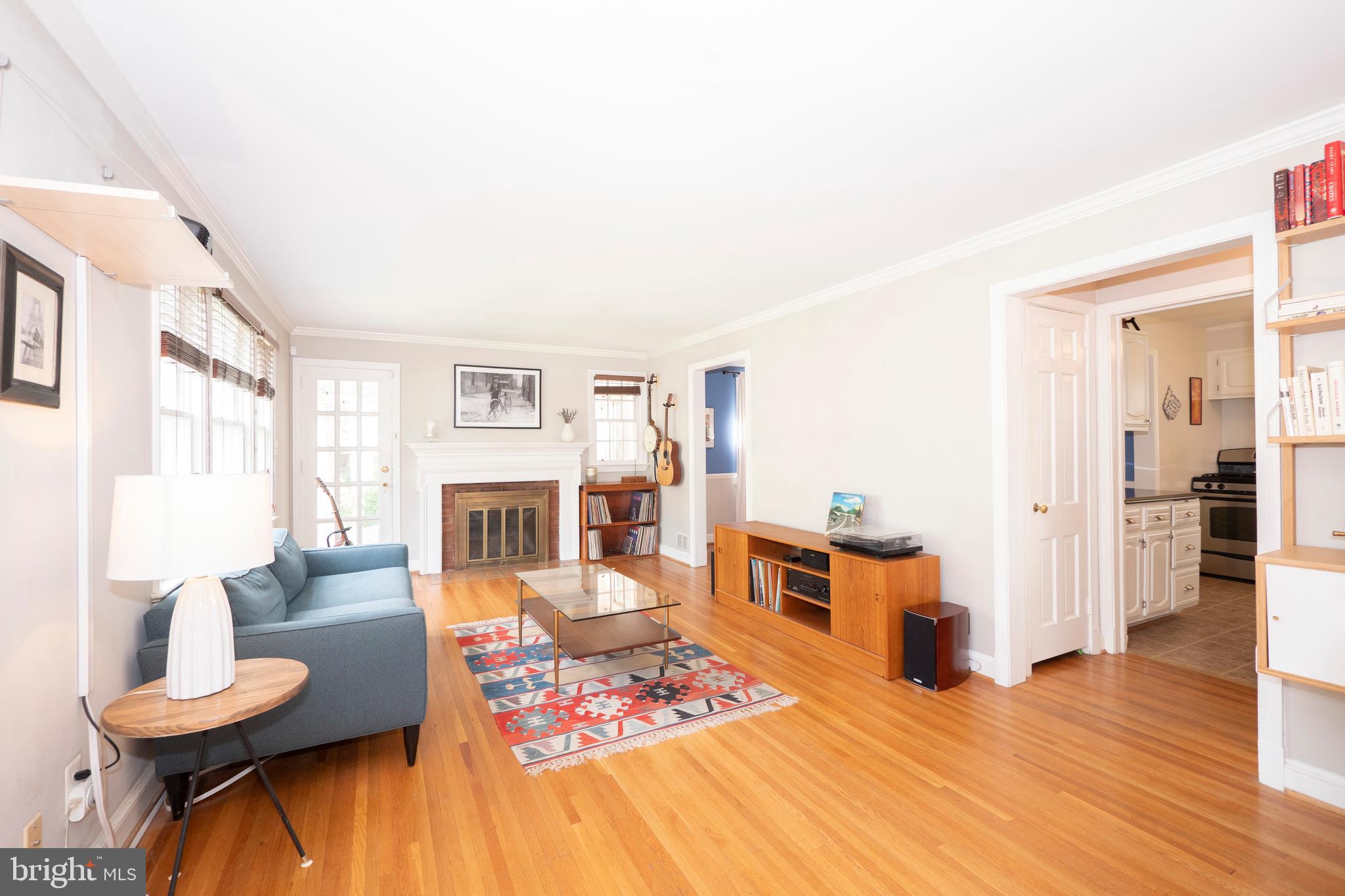 1802 August Drive Silver Spring, MD 20902 - Photo 3 of 35 Main Level - Living Room