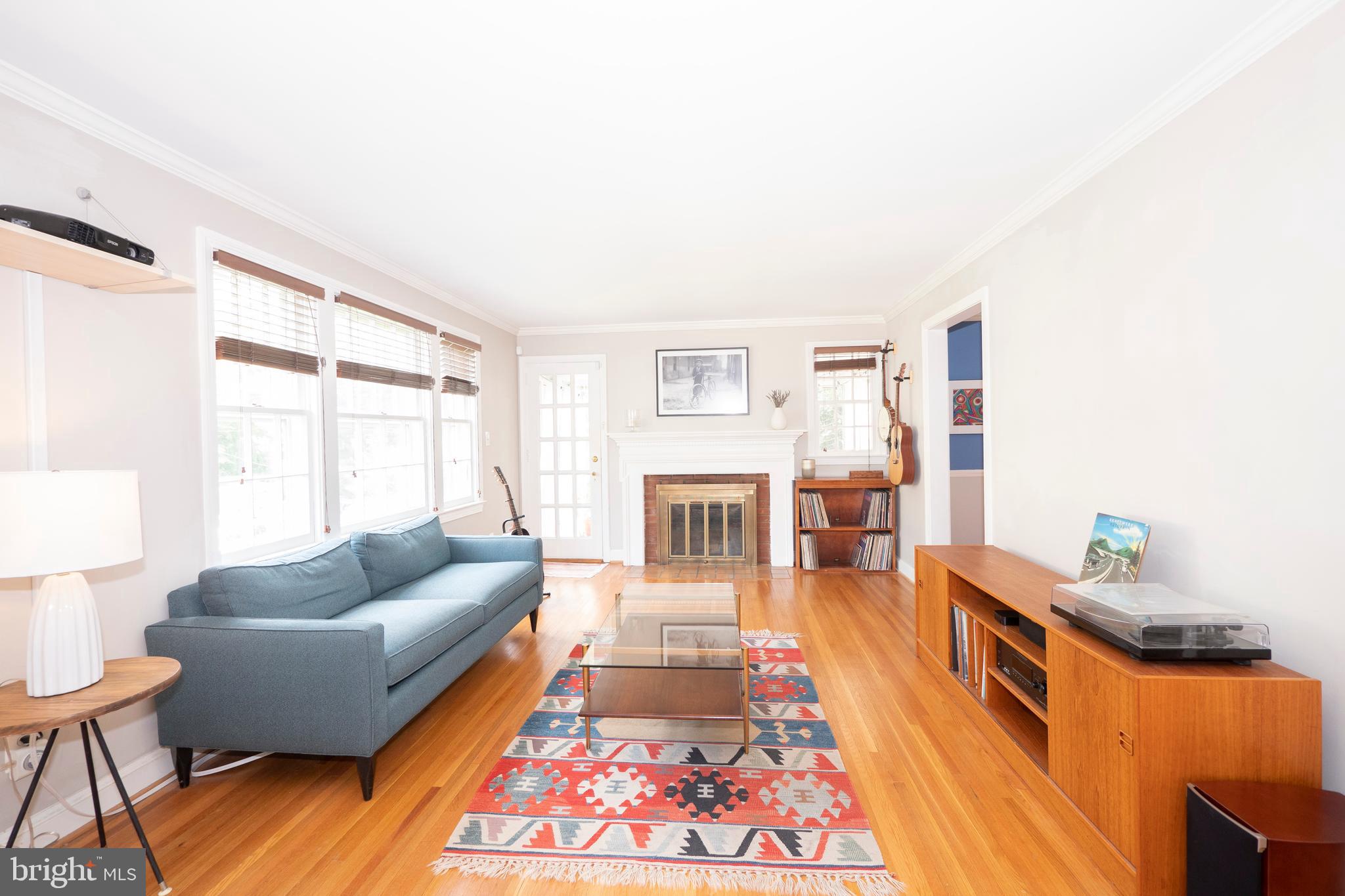 1802 August Drive Silver Spring, MD 20902 - Photo 4 of 35 Main Level - Living Room