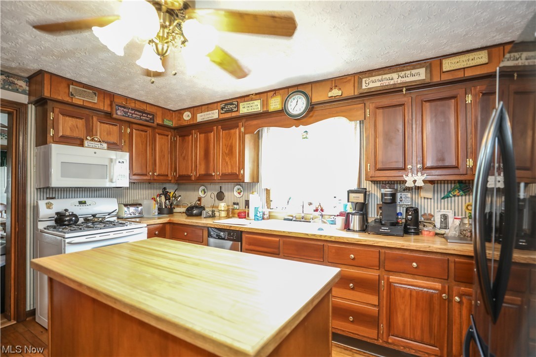 9001 Tallmadge Road Diamond, OH 44412 - Photo 24 of 32 Gallery Image 24