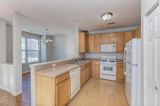 $255,000 | 5116 New Haven Court, Unit 5116, Plainfield, IL 60586