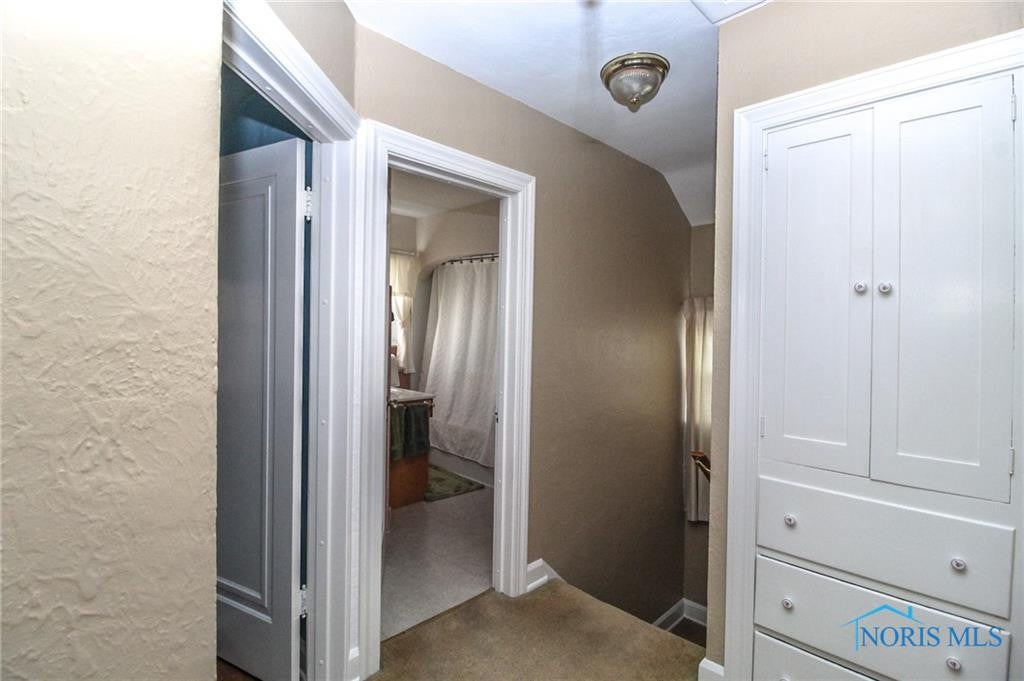 651 Waybridge Road Toledo, OH 43612 - Photo 16 of 35 Gallery Image 16