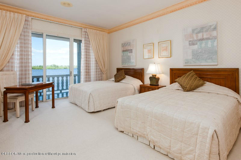 176 Kings Road Palm Beach, FL 33480 - Photo 11 of 18 11 Guest Bedroom