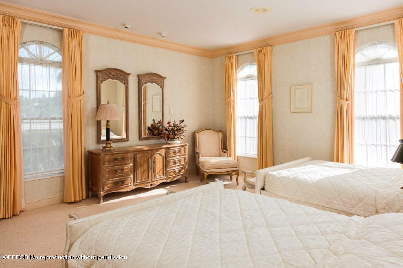 176 Kings Road Palm Beach, FL 33480 - Photo 13 of 18 13 Guest Bedroom