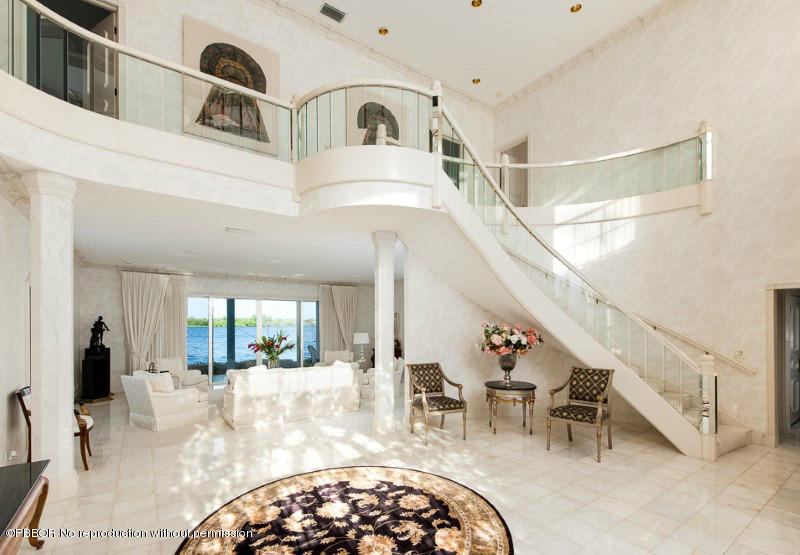 3 Foyer