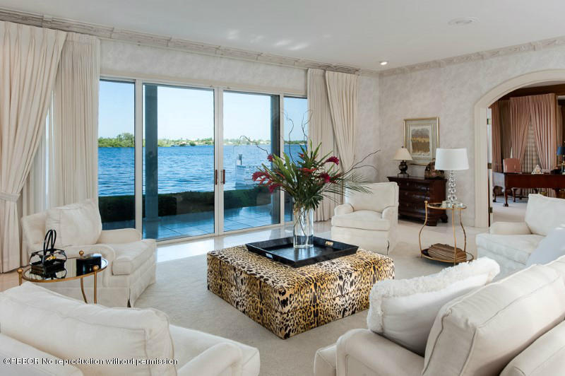 4 Living Room