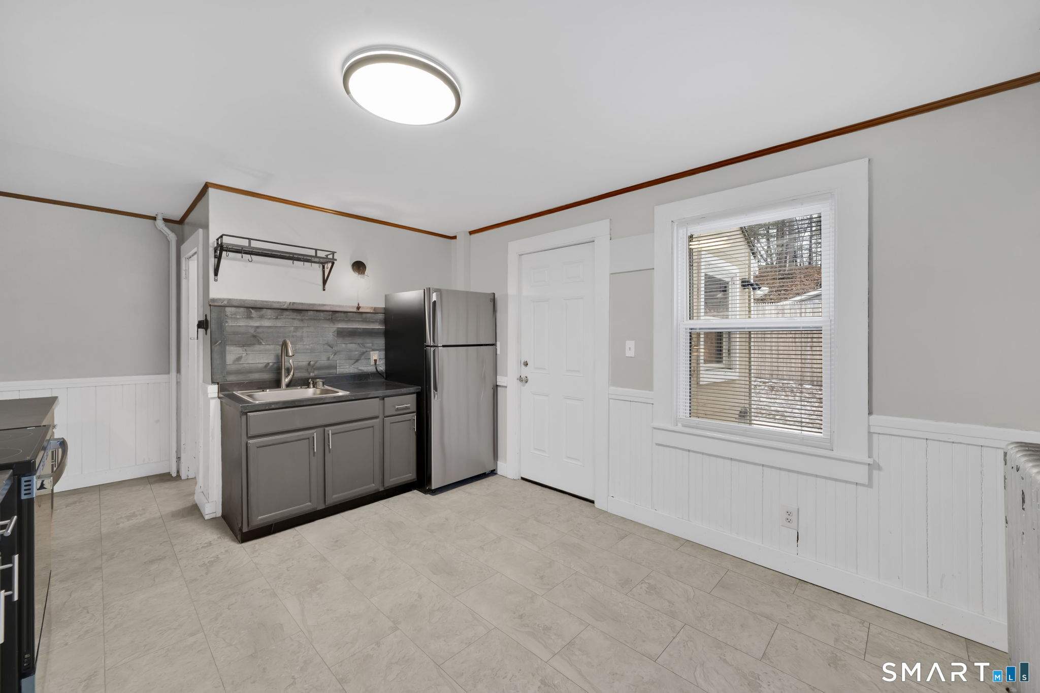 37 Bushy Hill Road Simsbury, CT 06070 - Photo 5 of 23 a room with a bed and a window