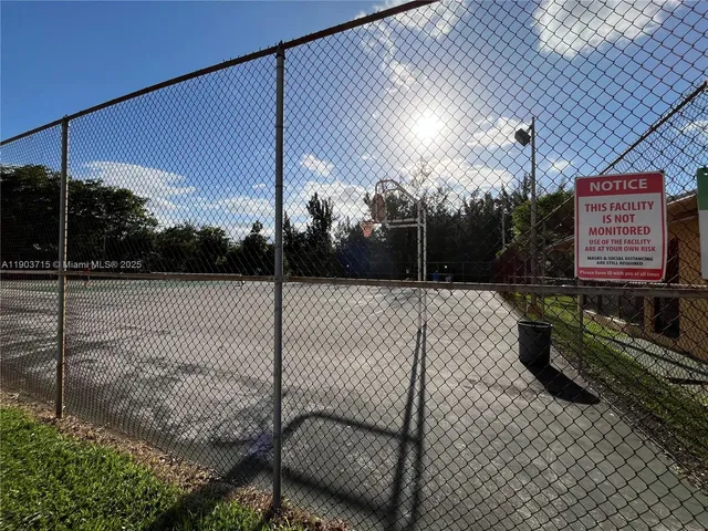 a view of a livingroom with window