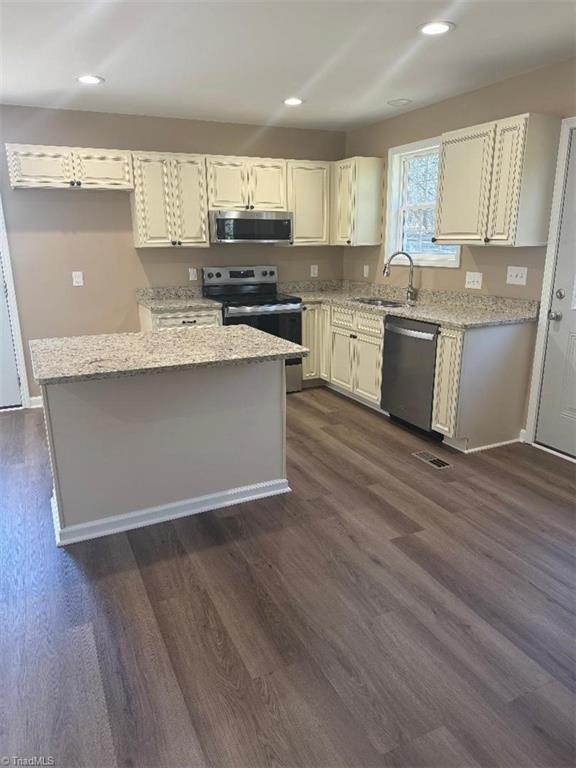 511 South Road High Point, NC 27262 - Photo 3 of 13