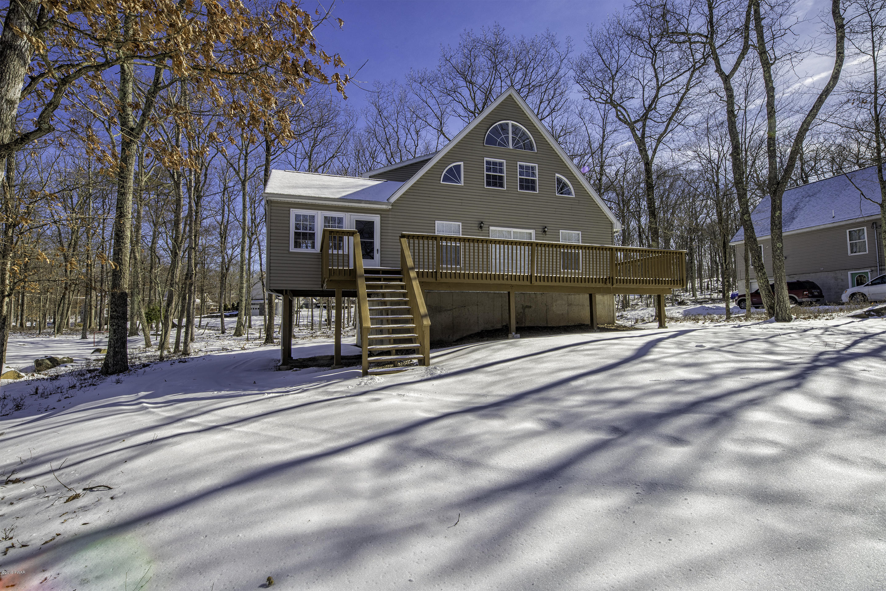 319 Lakeview Road Lackawaxen, PA 18435 - Photo 1 of 42 Front