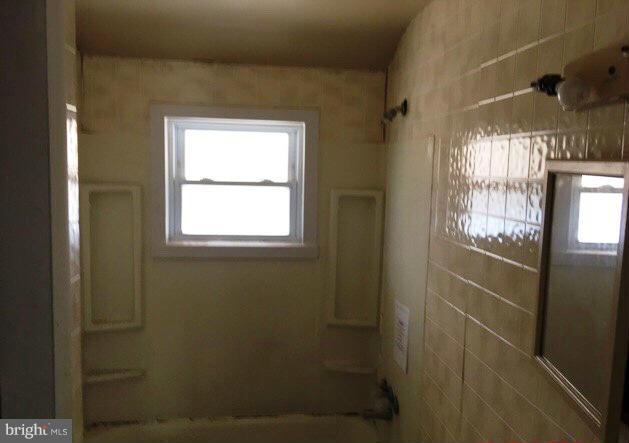 903 Middlesex Road Baltimore, MD 21221 - Photo 2 of 8 Interior (General)