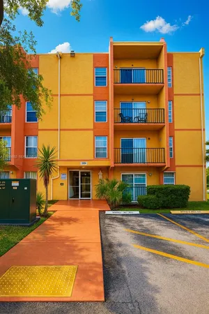 $2,200 | 4705 Northwest 7th Street, Unit 1067, Miami, FL 33126