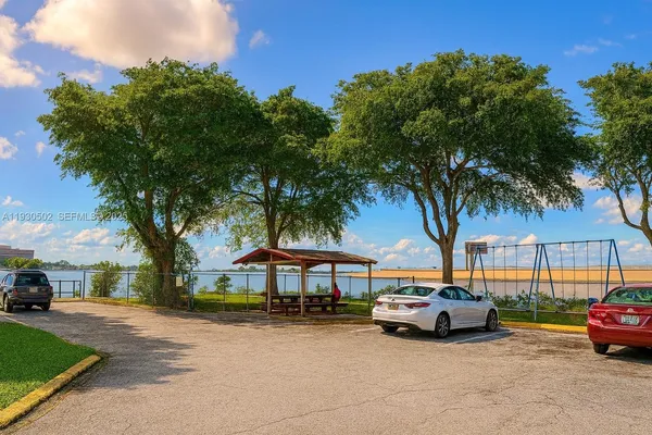 $2,200 | 4705 Northwest 7th Street, Unit 1067, Miami, FL 33126