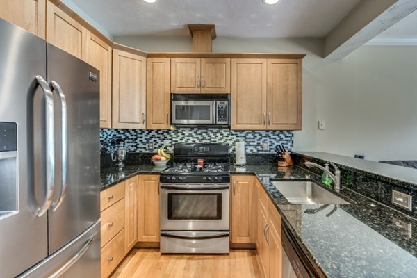 894 Main Street, Unit 14 Wakefield, MA 01880 - Photo 3 of 26 Gallery Image 3
