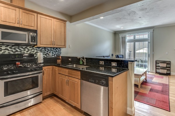 894 Main Street, Unit 14 Wakefield, MA 01880 - Photo 4 of 26 Gallery Image 4