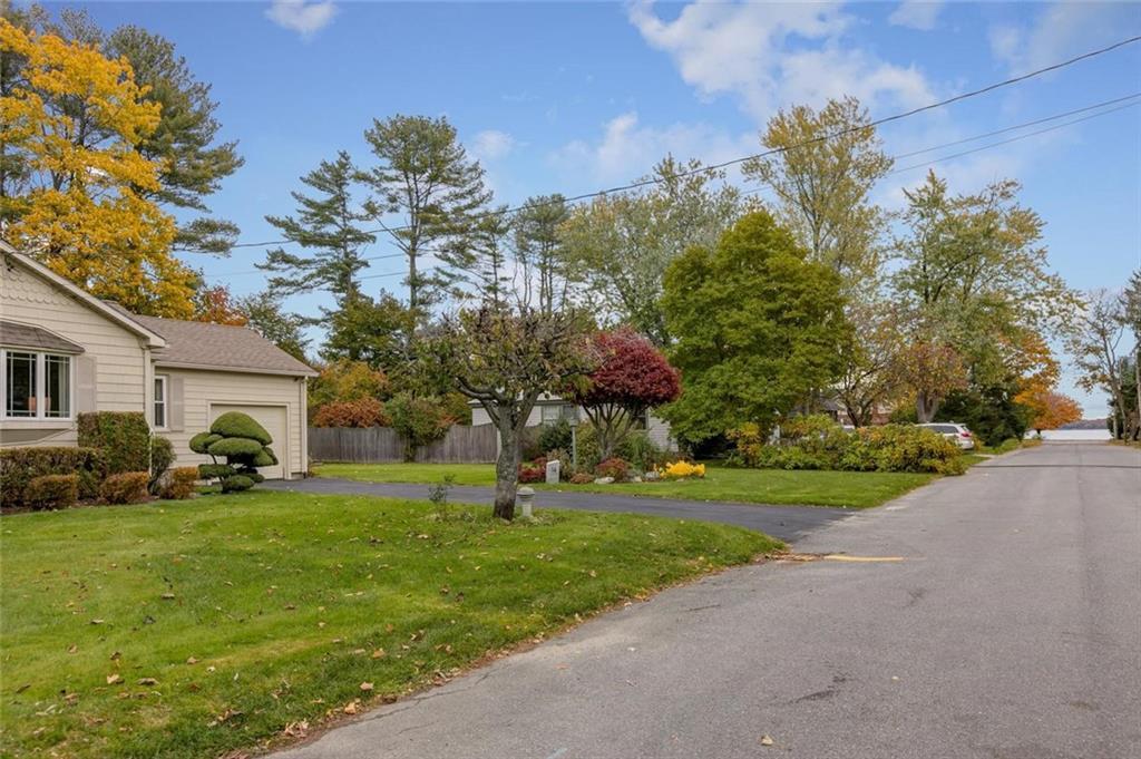 14 Hammond Road Falmouth, ME 04105 - Photo 2 of 31 Photo