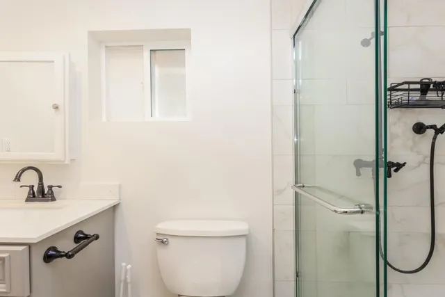 $3,500 | 1432 12th Street, Unit B, Oakland, CA 94607