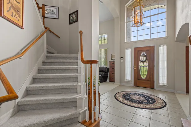 a view of entryway with a front door