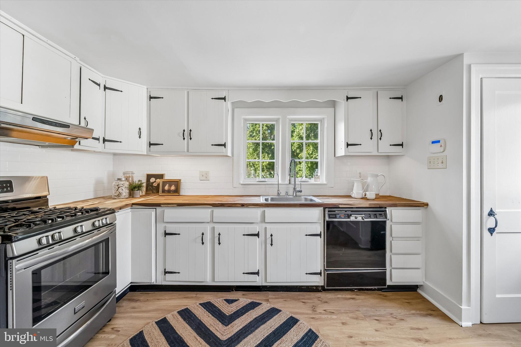 213 Royal Avenue Wyncote, PA 19095 - Photo 9 of 37