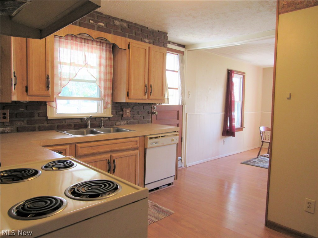 3269 Reimer Road Barberton, OH 44203 - Photo 5 of 31