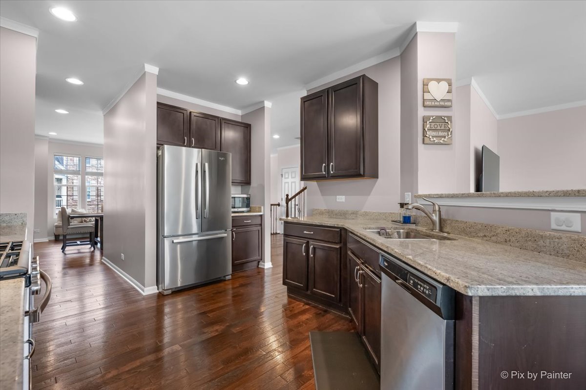 272 Bennett Drive Carol Stream, IL 60188 - Photo 9 of 46
