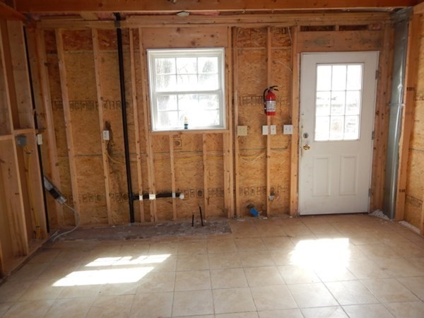 401-403 Water Street Springfield, MA 01151 - Photo 7 of 27 Gallery Image 7