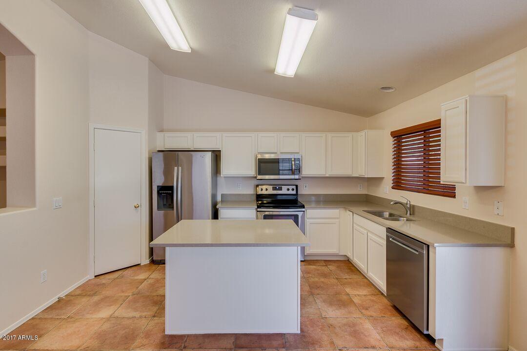 3330 East Bonanza Road Gilbert, AZ 85297 - Photo 4 of 22 Move in Ready!