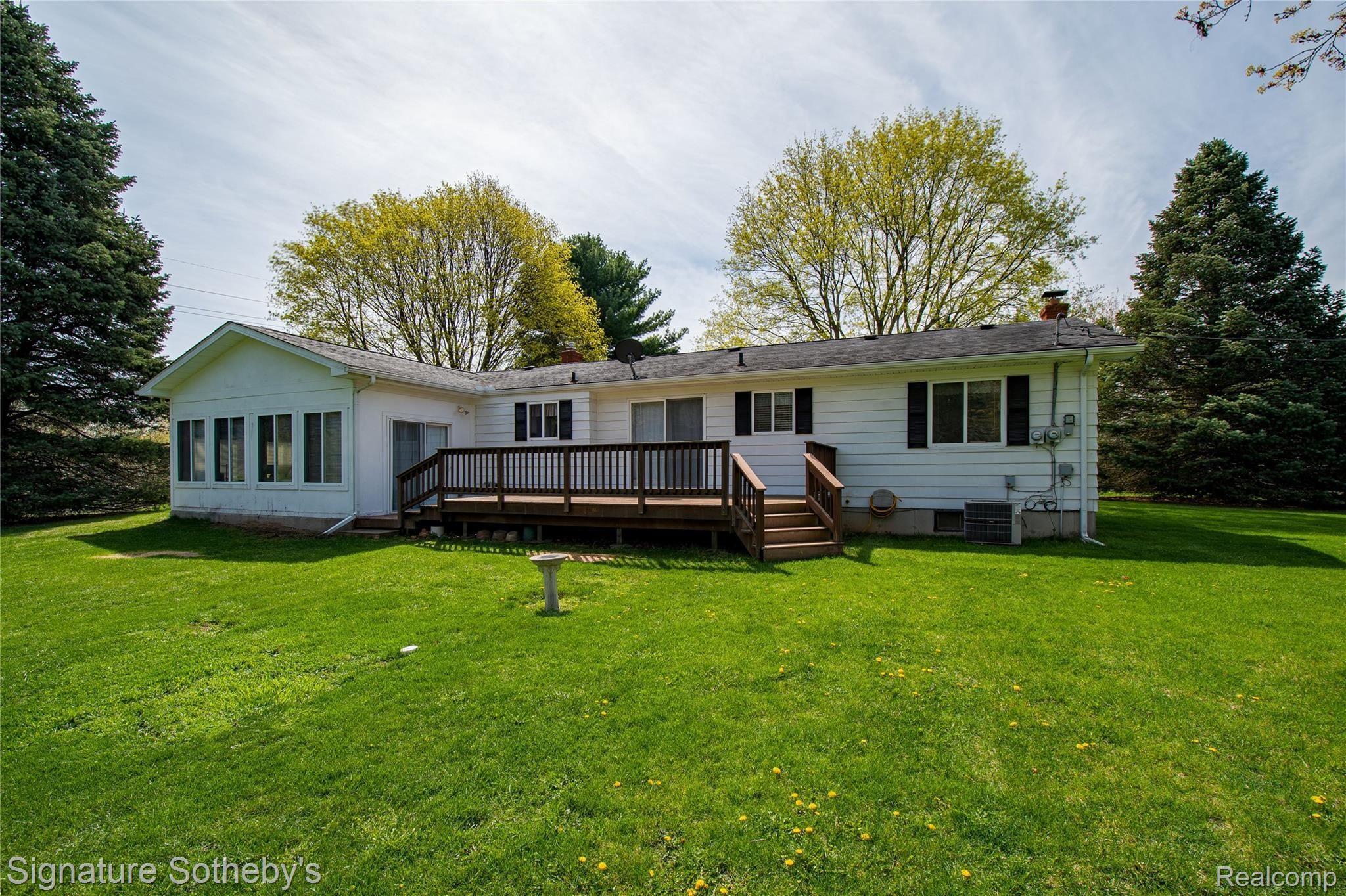 2500 South Hickory Ridge Road Milford, MI 48380 - Photo 36 of 40 Exterior rear view