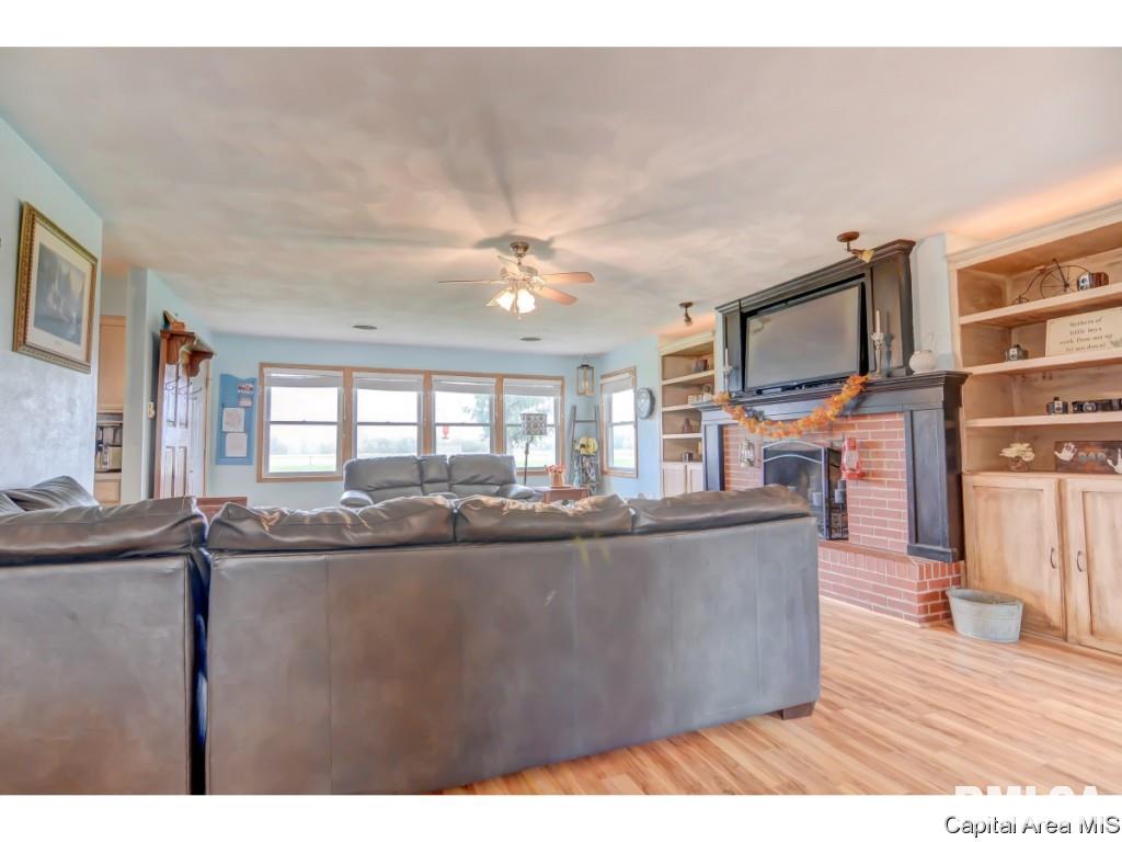35369 East Frontage Road Virden, IL 62690 - Photo 5 of 36