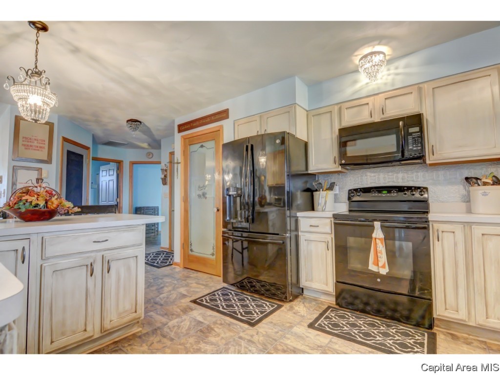35369 East Frontage Road Virden, IL 62690 - Photo 9 of 36