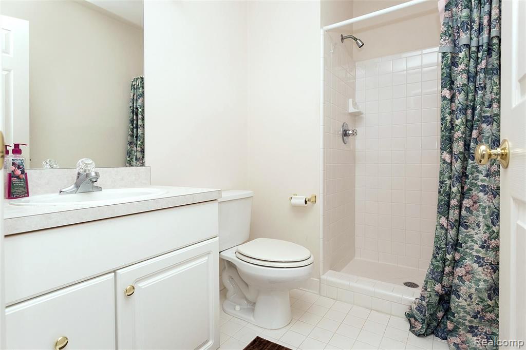 2068 Mapleridge Road Rochester Hills, MI 48309 - Photo 23 of 38 Gallery Image 23